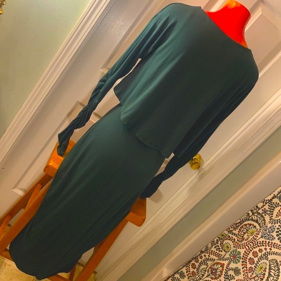 MARK. Beautiful Green Dress - Picture 3 of 9